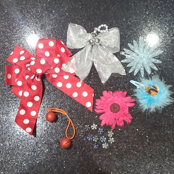 Lot of hair bows and clips - Picture 2 of 6